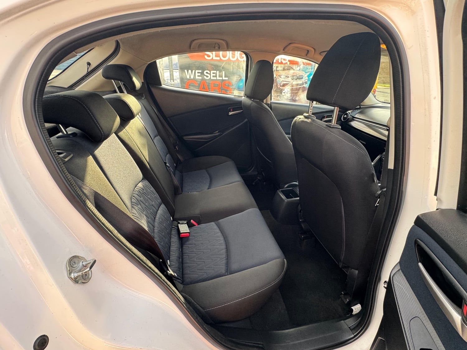 Mazda Mazda2 2015 - Cars