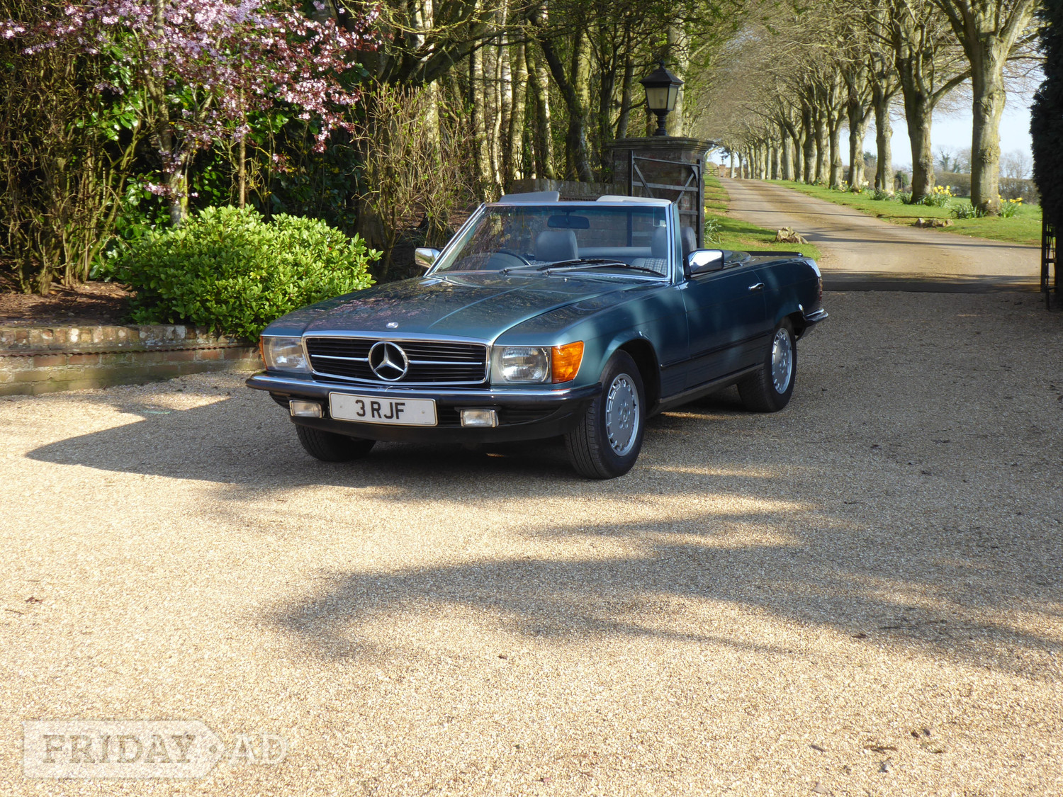 Mercedes-Benz 280 SL 1984 in Northampton