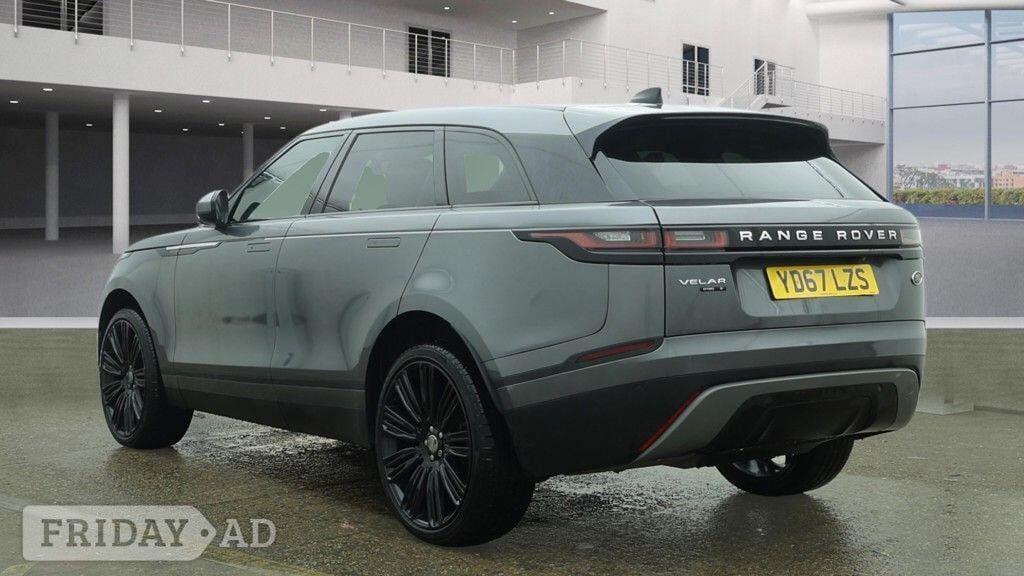 [ berth ]Land Rover Range Rover Velar
