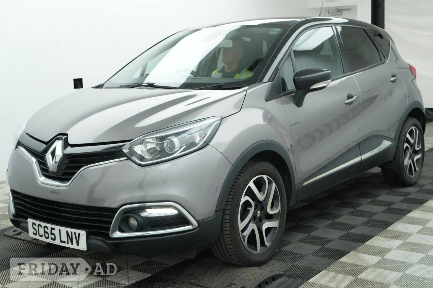 [ berth ]Renault Captur