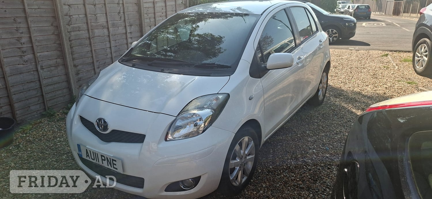 Toyota Yaris 2011 - Cars in Sutton