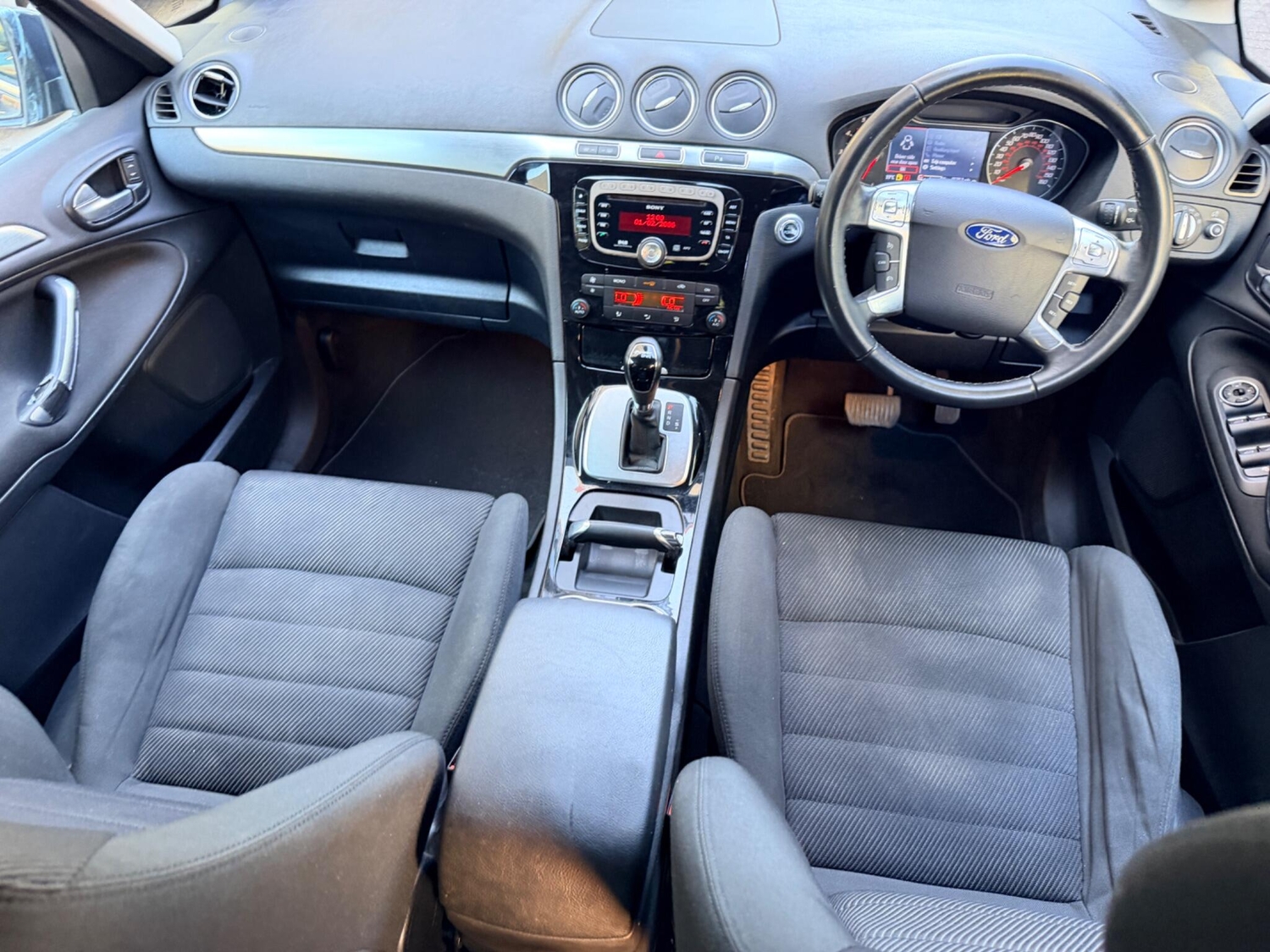 [ berth ]Ford S-Max