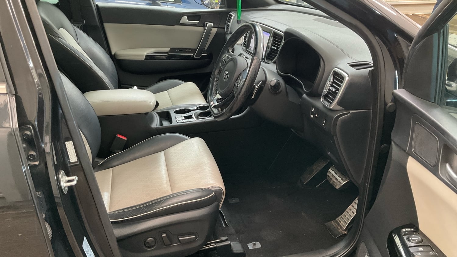 [ berth ]Kia Sportage