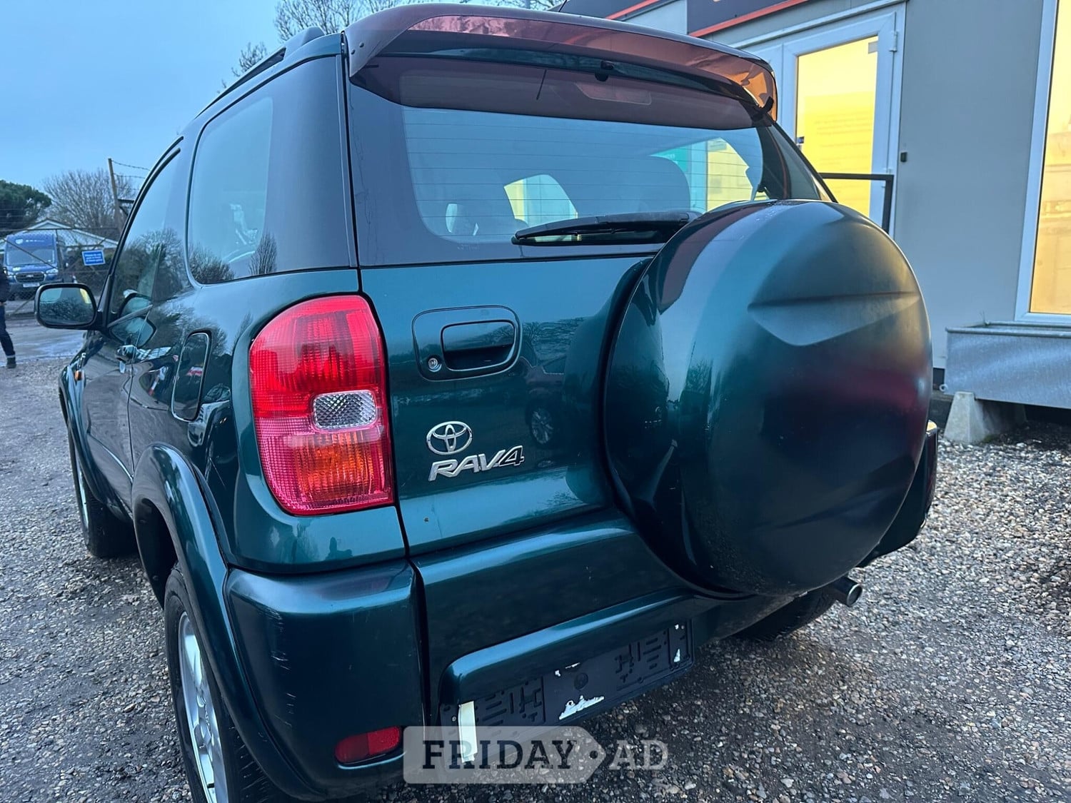 Toyota RAV4 2003 - Cars in Sunbury-On-Thames