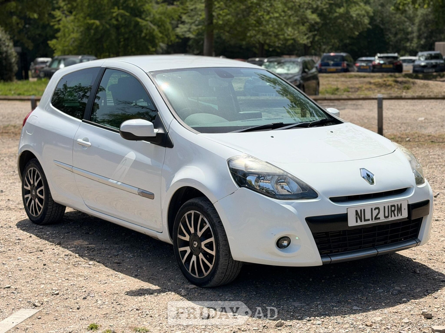 Renault Clio 2012 in Slough