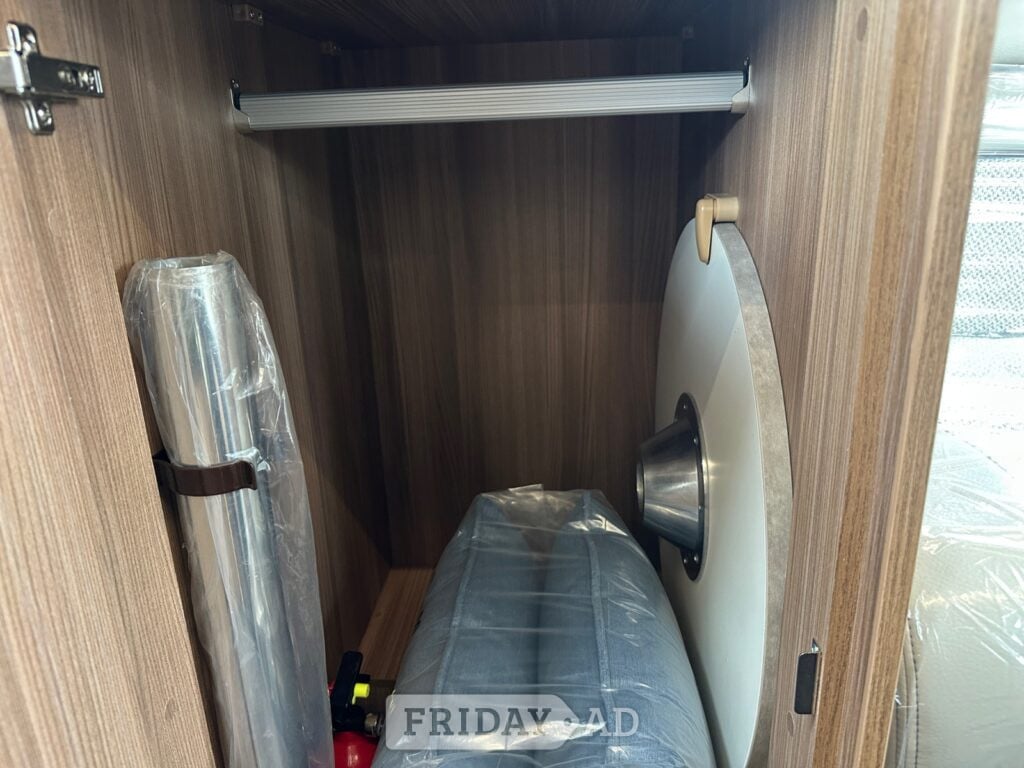 [2 berth ]Auto-Trail 635 V-Line SE