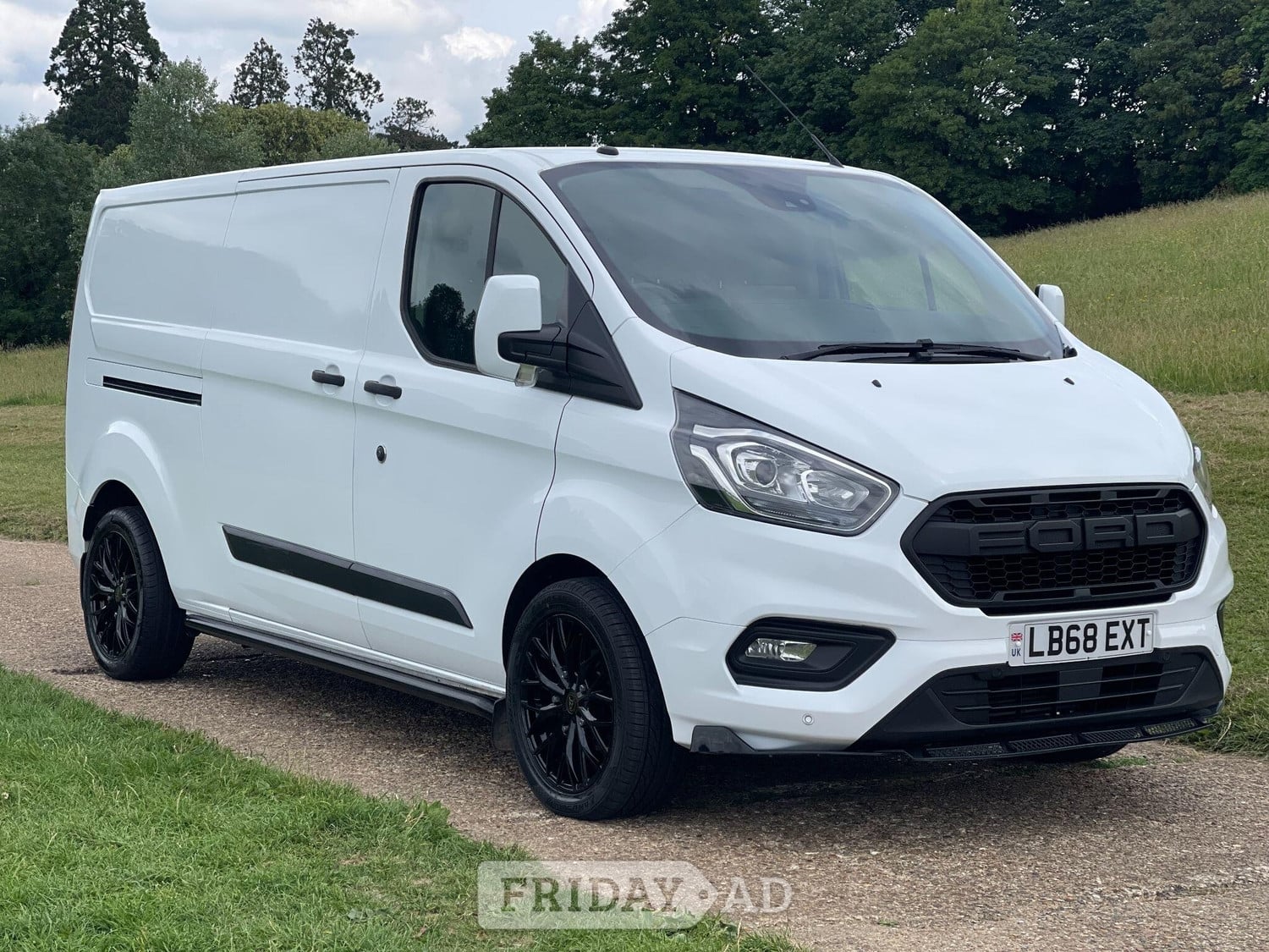 [ berth ]Ford Transit Custom