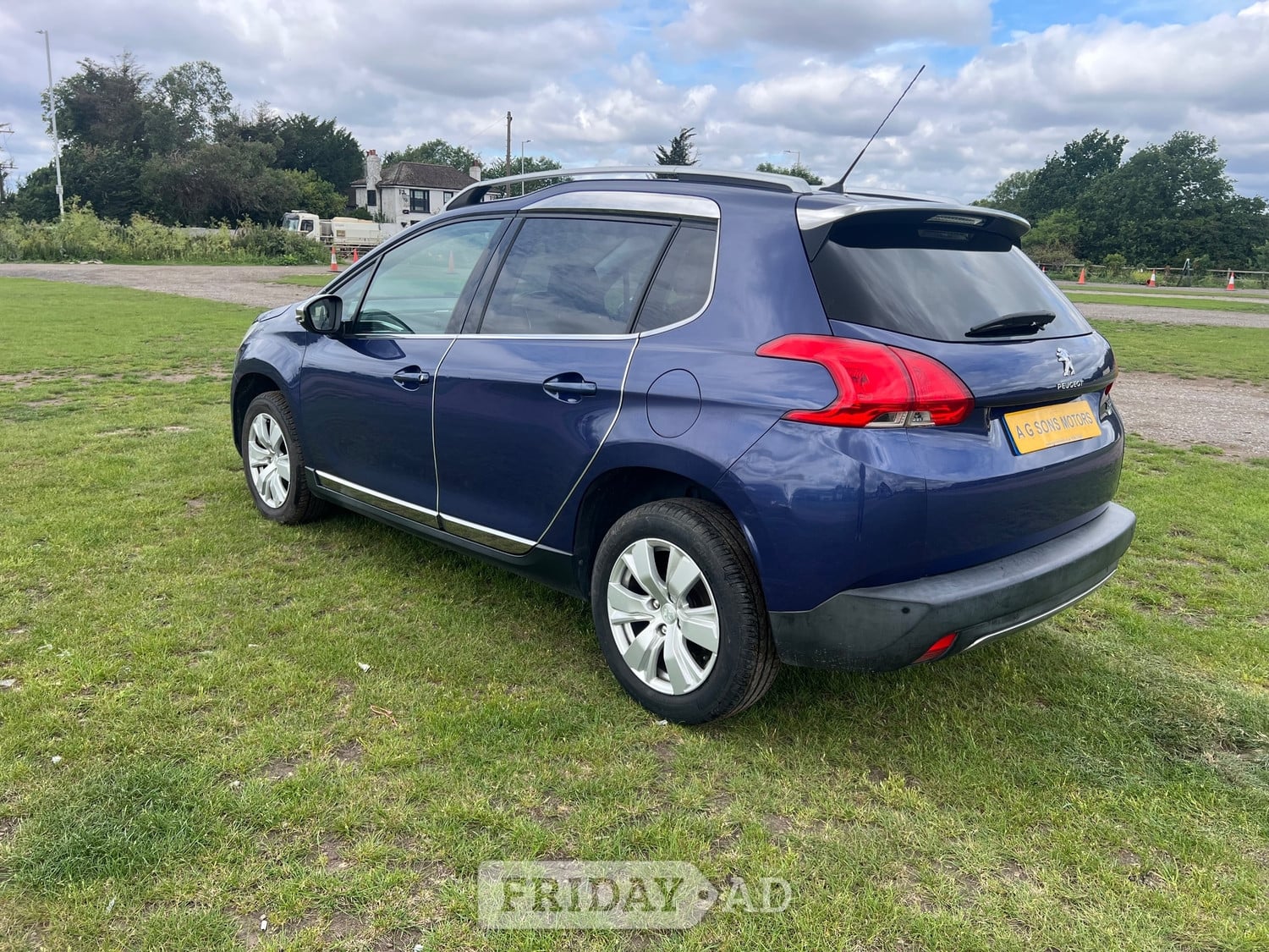 [ berth ]Peugeot 2008