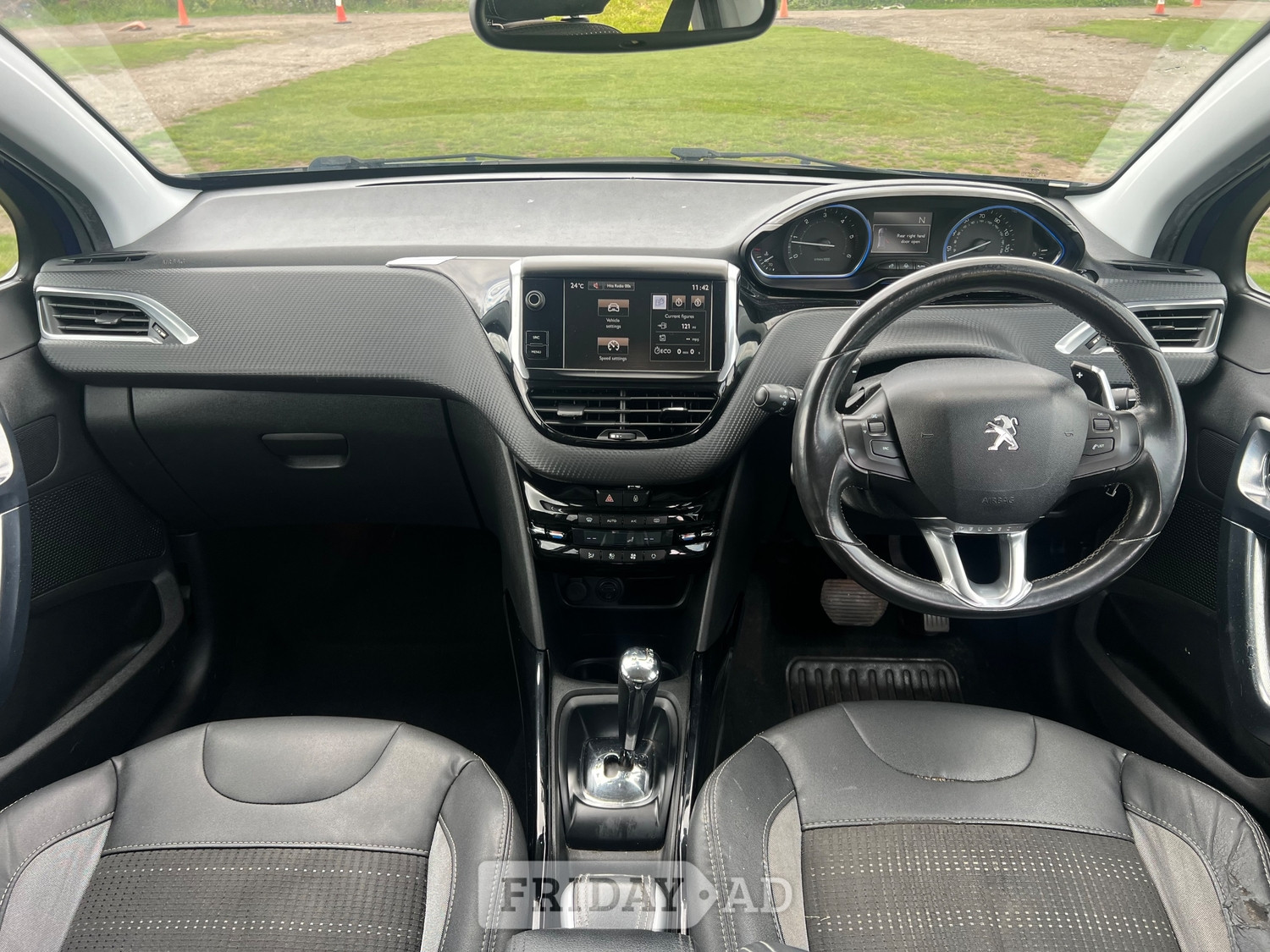 Peugeot 2008 2015 - Cars