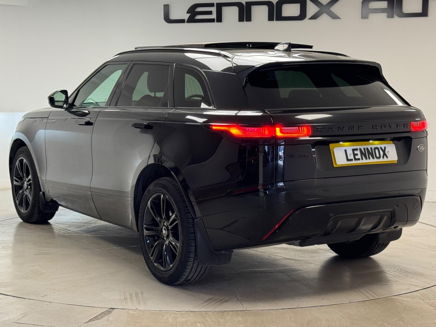 Land Rover Range Rover Velar 2023 - Cars in Brent