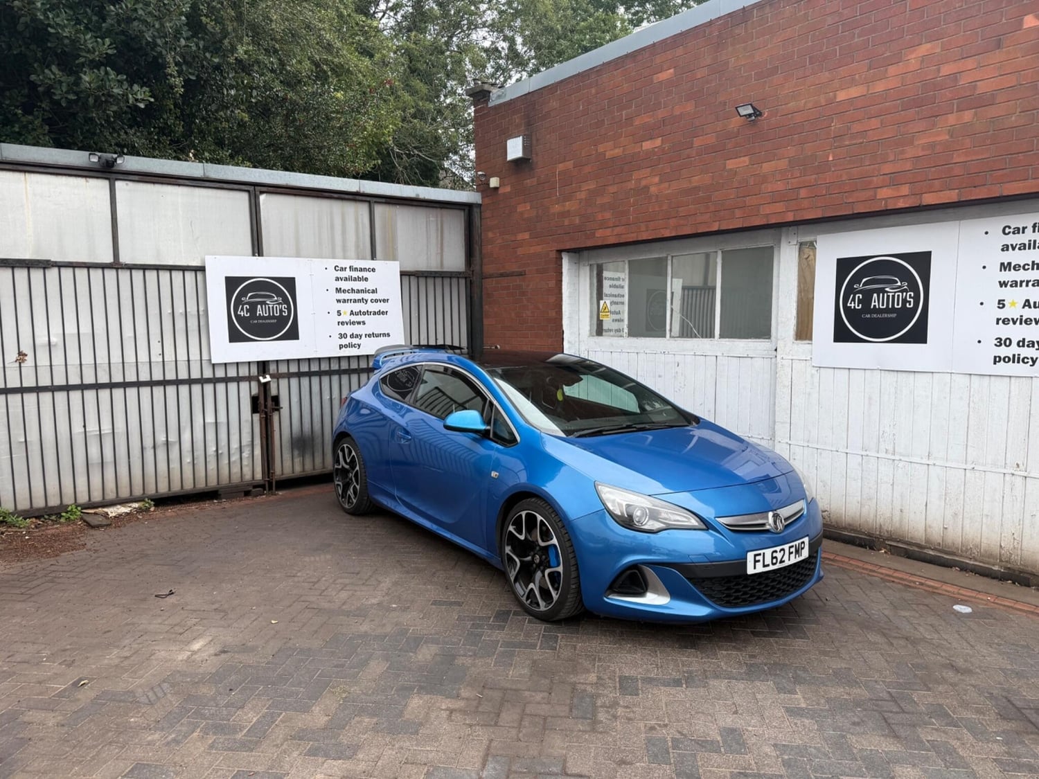 Vauxhall Astra 2012 - Cars