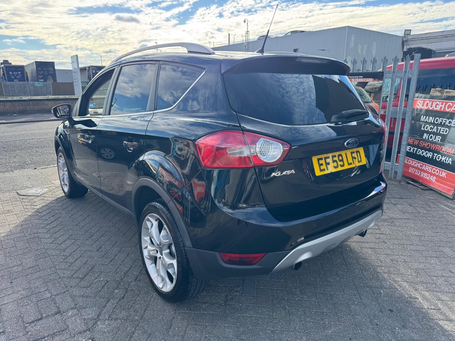 [ berth ]Ford Kuga