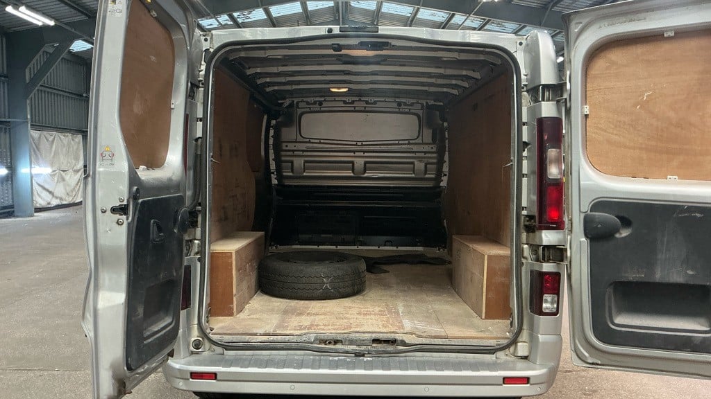 Vauxhall Vivaro 2015 - Vans & Commercial Vehicles