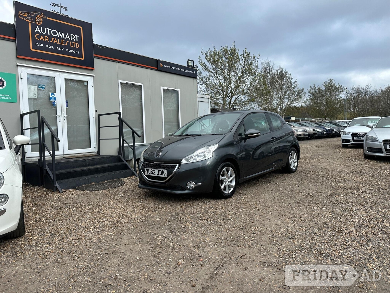 [ berth ]Peugeot 208