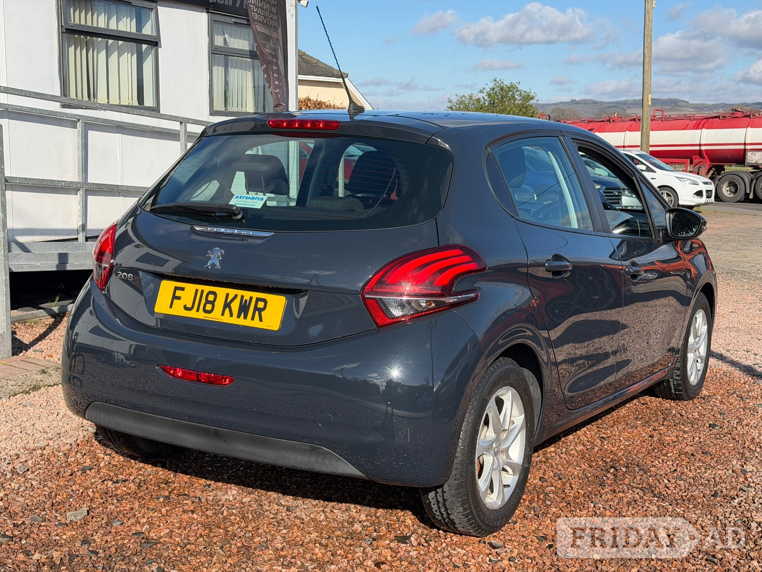 [ berth ]Peugeot 208