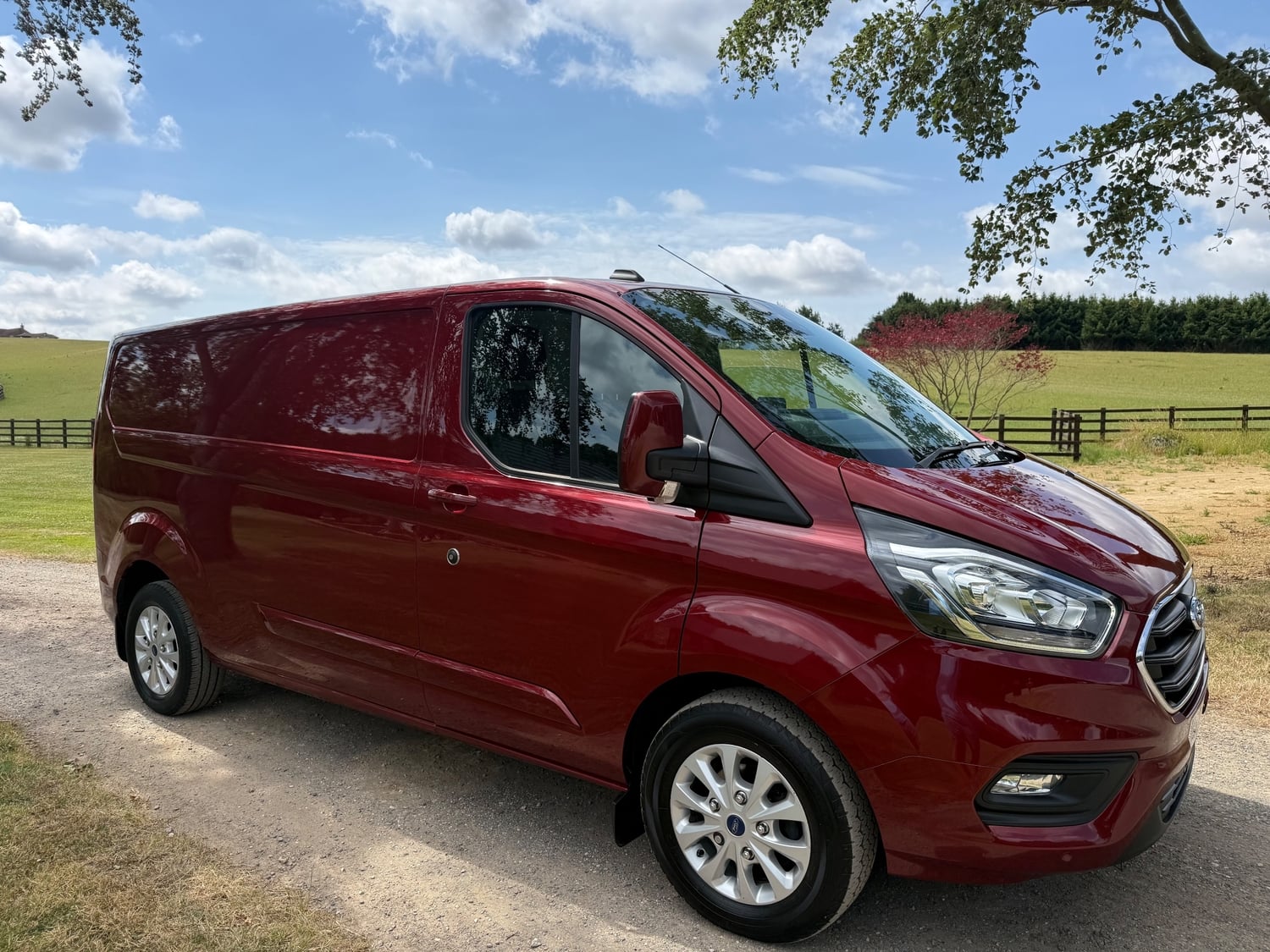 [ berth ]Ford Transit Custom