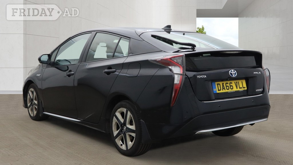 Toyota Prius 2016 - Cars