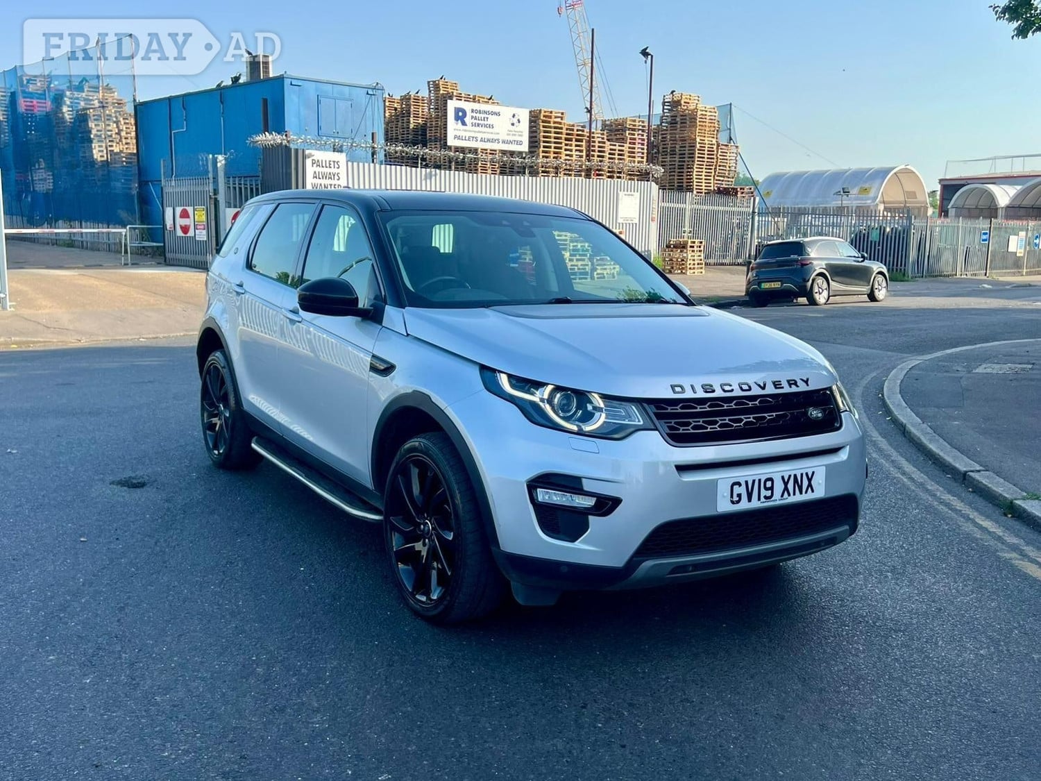 Land Rover Discovery Sport 2019 in Wembley