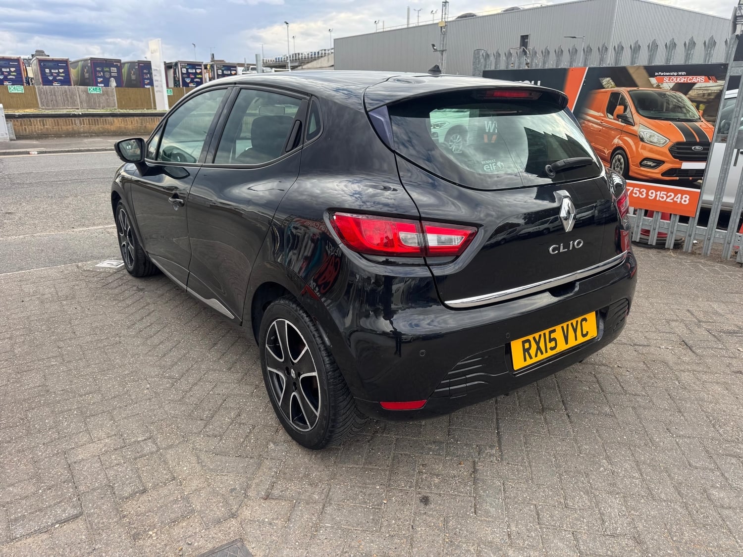 [ berth ]Renault Clio
