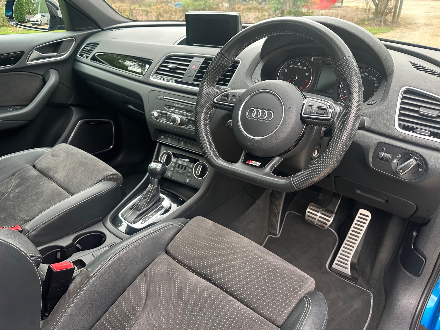 [ berth ]Audi Q3