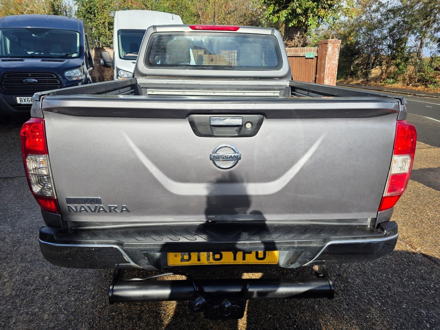 Nissan Navara 2016 - Vans & Commercial Vehicles in Hounslow
