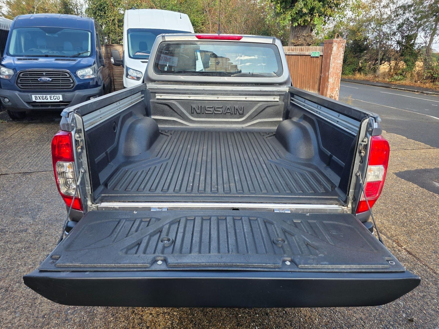 Nissan Navara 2016 - Vans & Commercial Vehicles