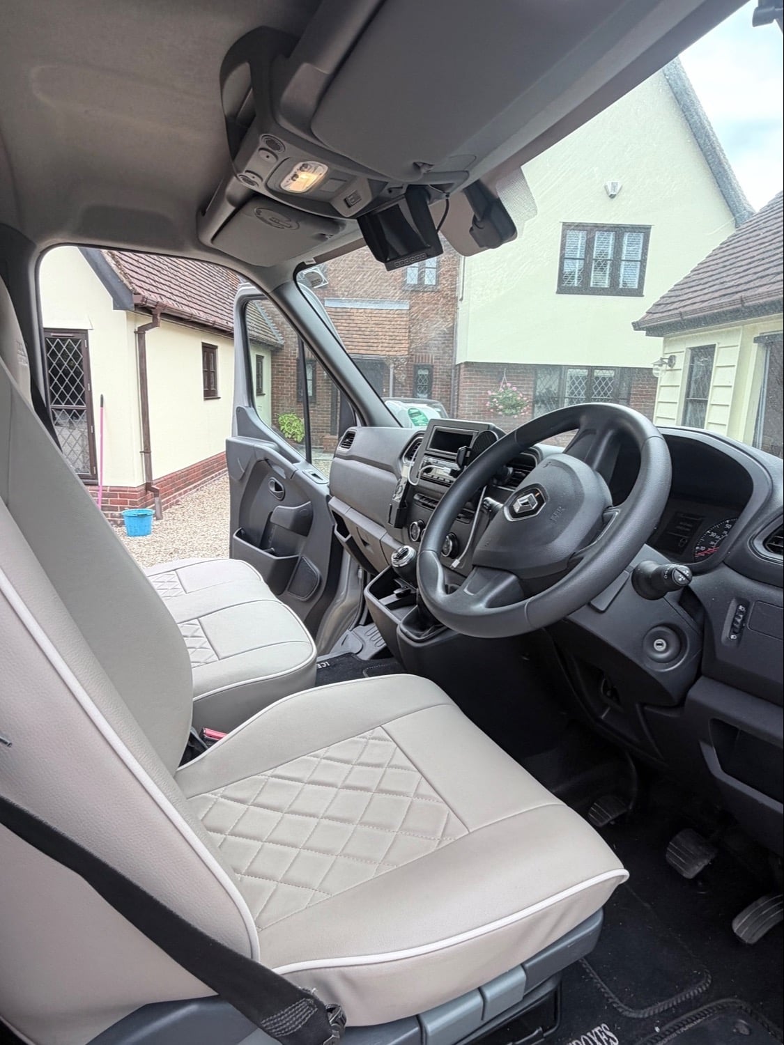 I.C.E  Renault Horsebox - Trailers & Horseboxes in Maldon