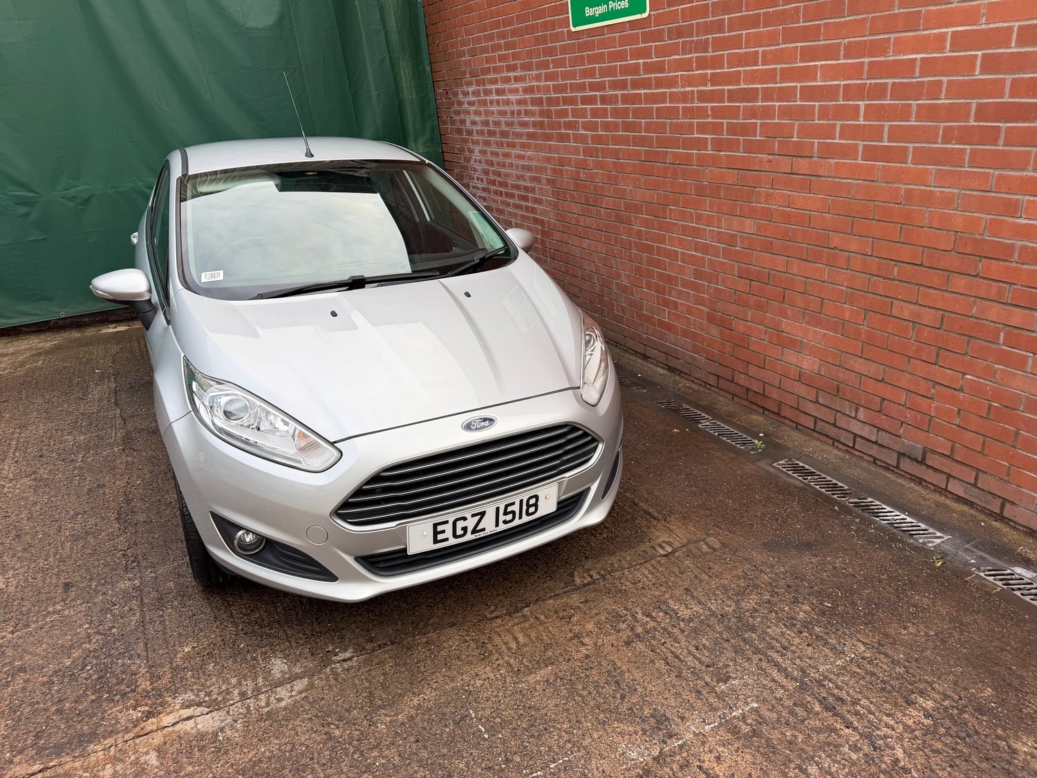[ berth ]Ford Fiesta