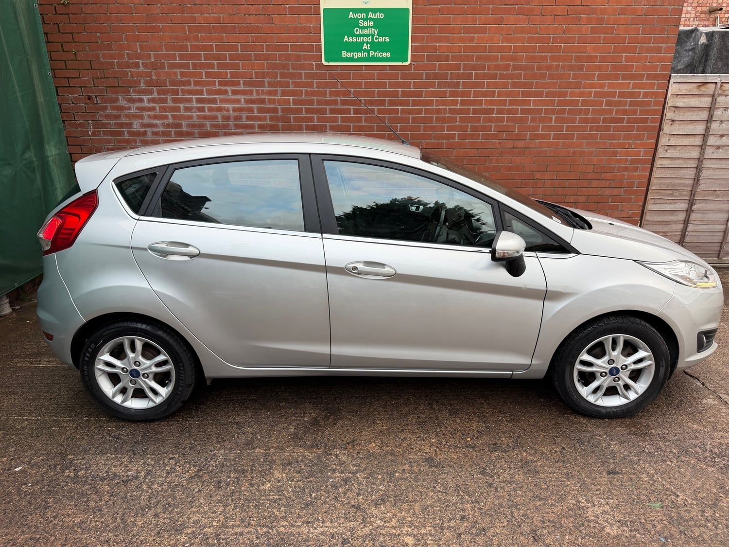 Ford Fiesta 2016 - Cars