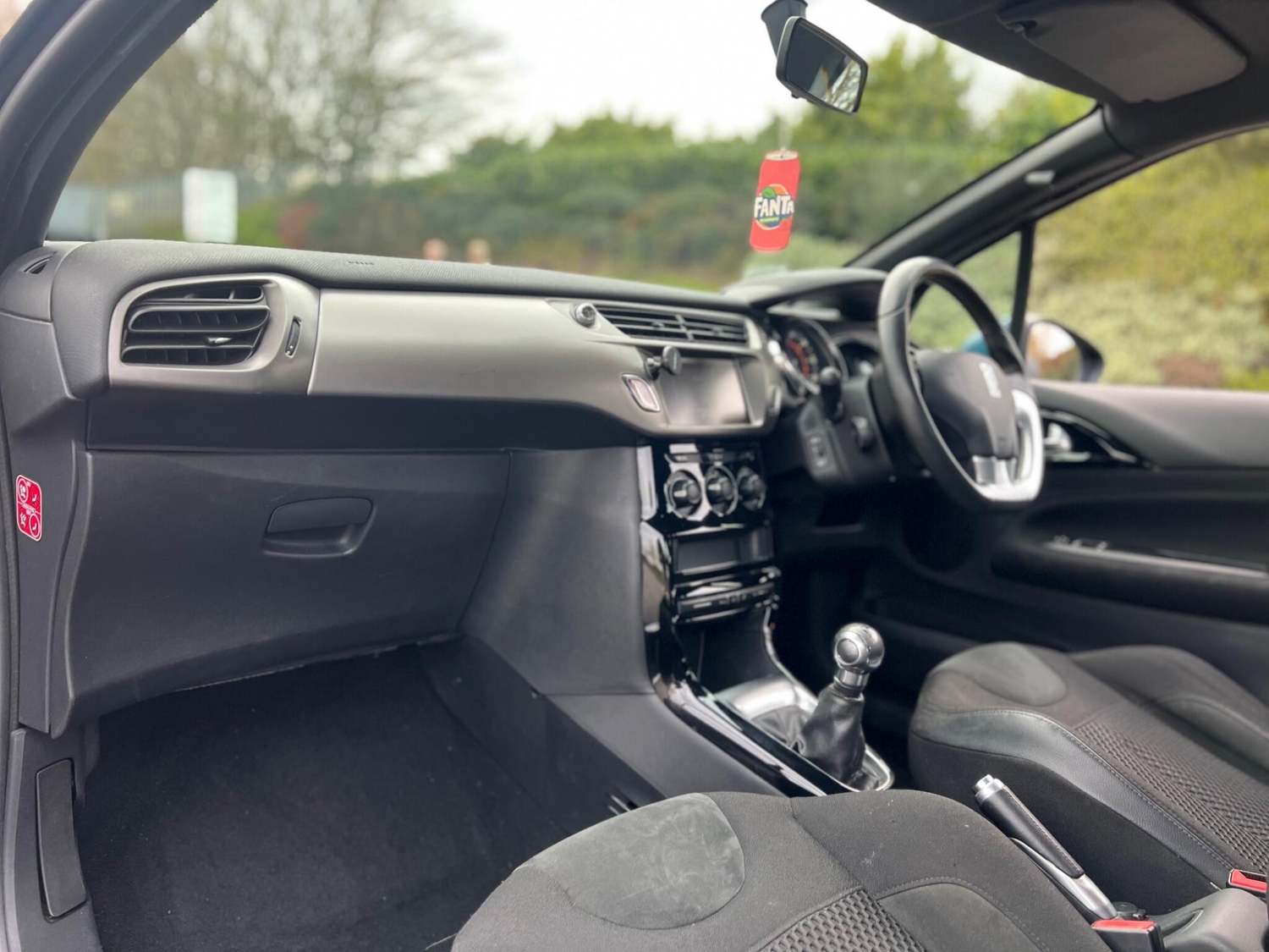 DS DS 3 2017 - Cars