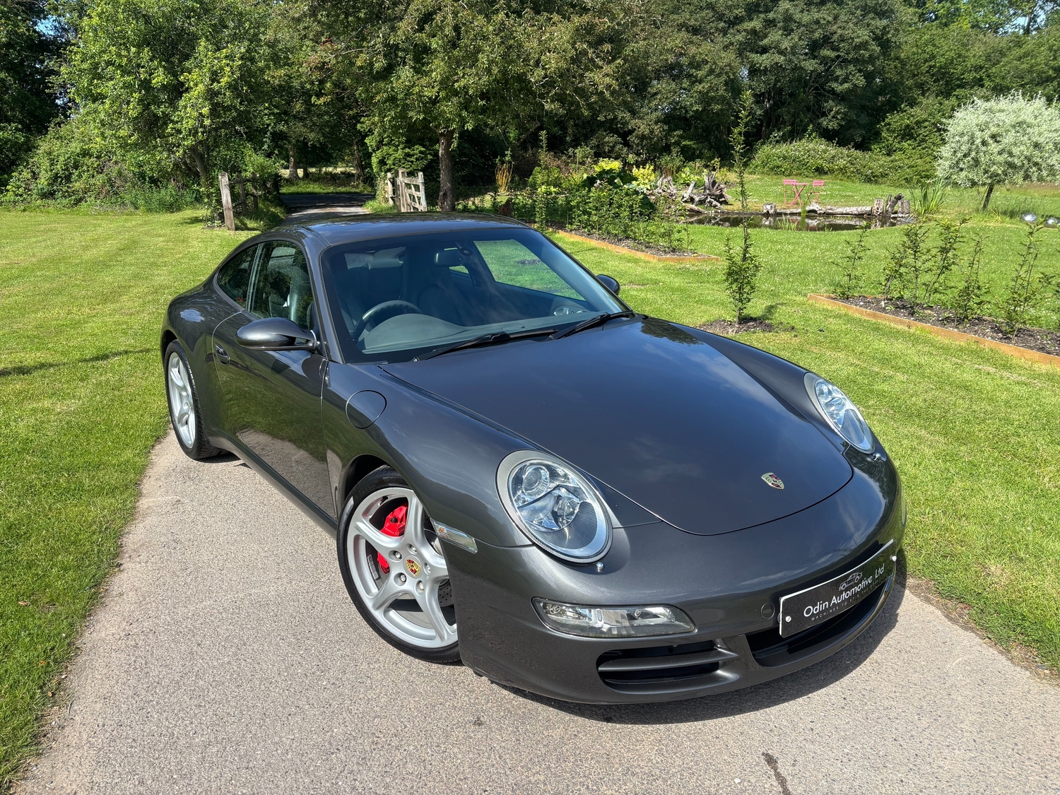 [ berth ]Porsche 911