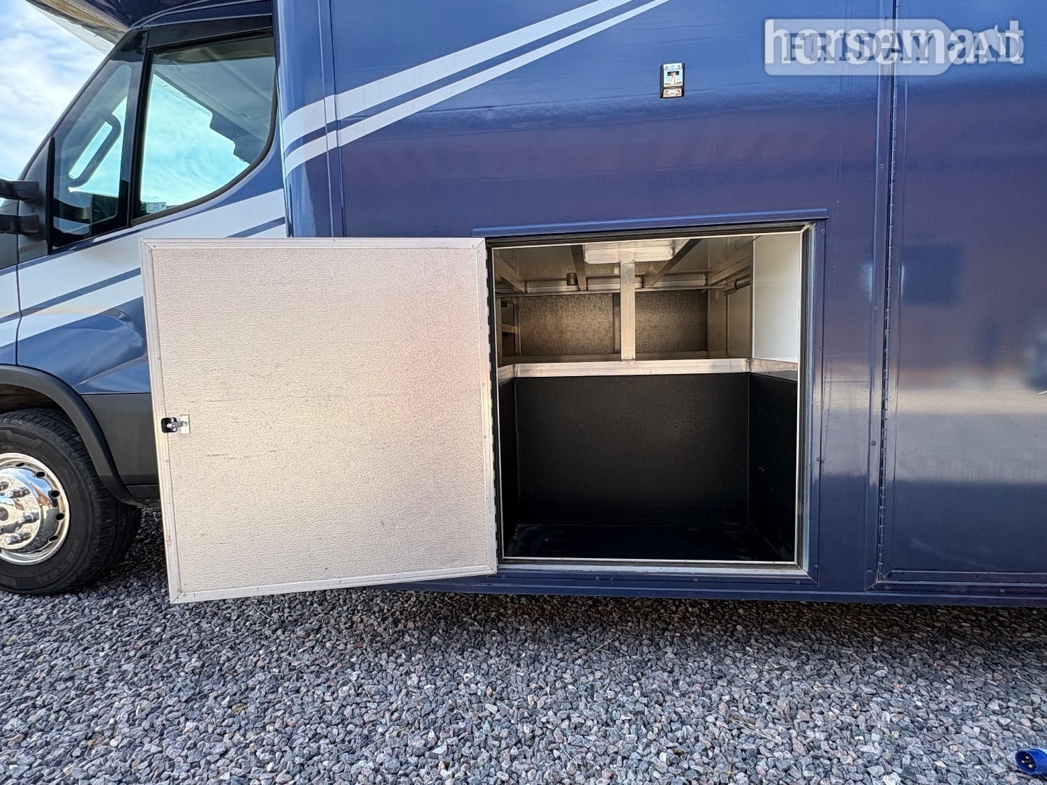 Trevett &amp; Smith  Iveco Horsebox - Trailers & Horseboxes