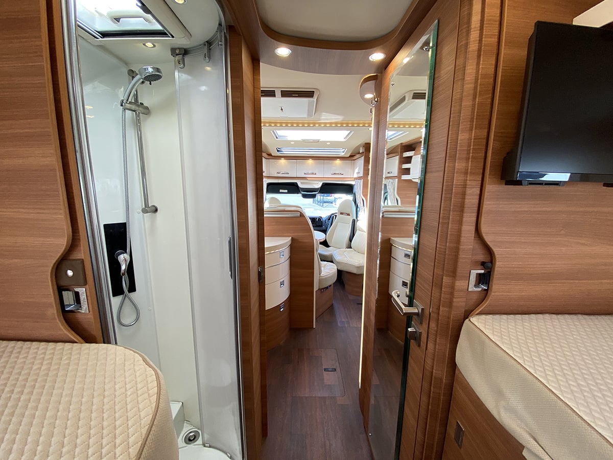 [2 berth ]Carthago Chic C-Line T 4.9 LE