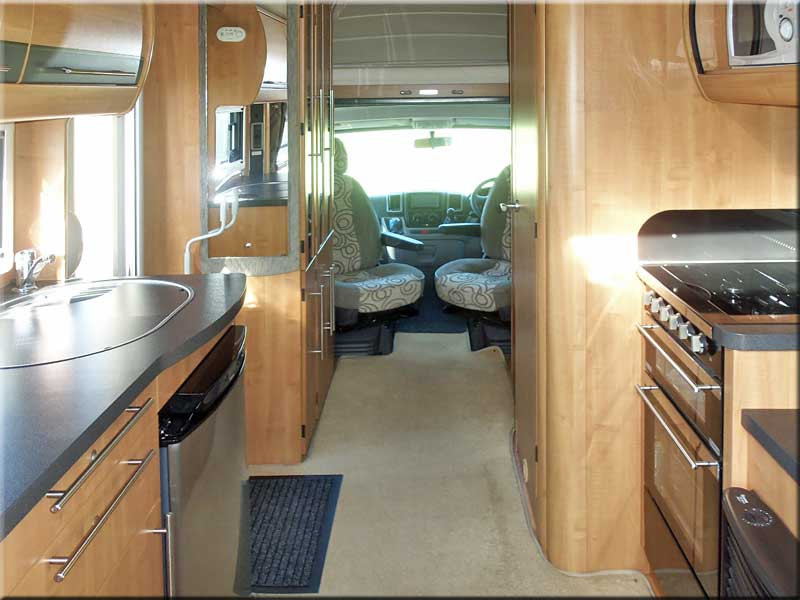 [ berth ]Auto-Trail Apache 634