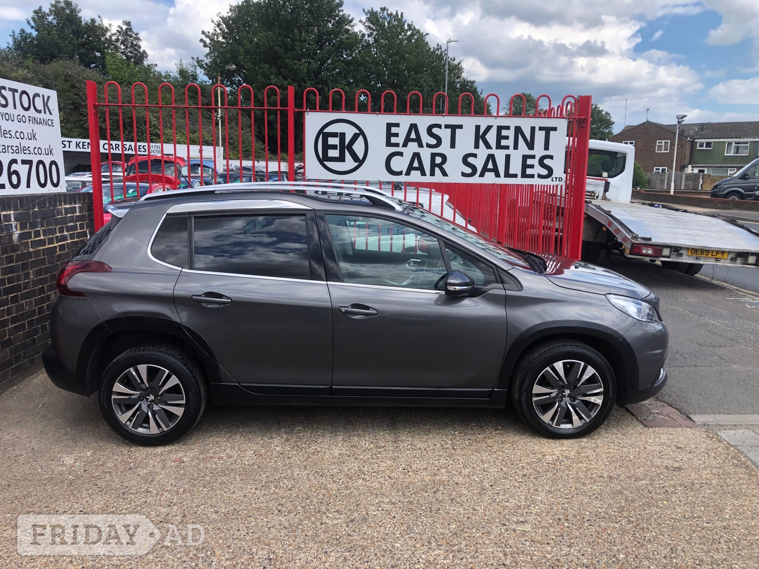 Peugeot 2008 2019 - Cars