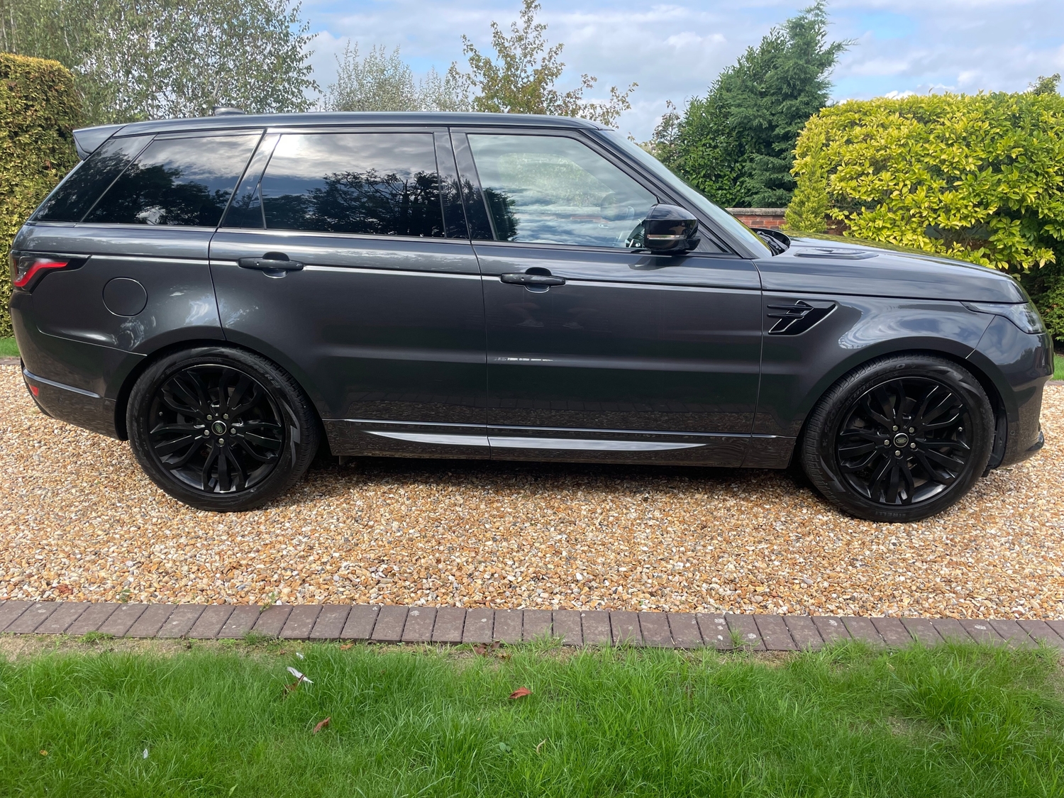 [ berth ]Land Rover Range Rover Sport