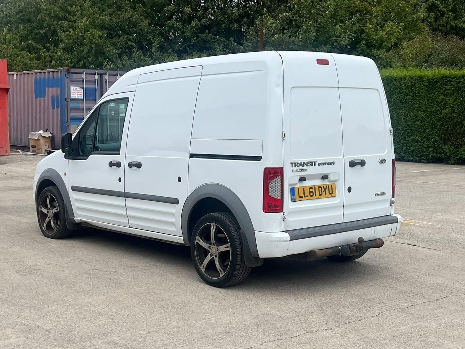 [ berth ]Ford Transit Connect