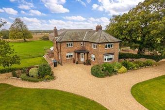 House Property for sale in Lincoln