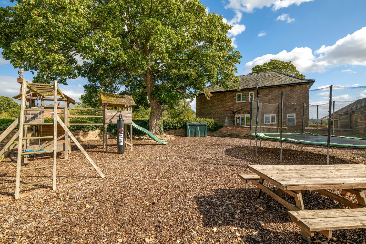 House Property for sale in Lincoln -  in Lincoln