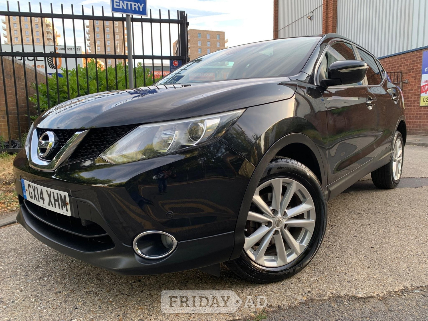 Nissan Qashqai 2014 in Harrow
