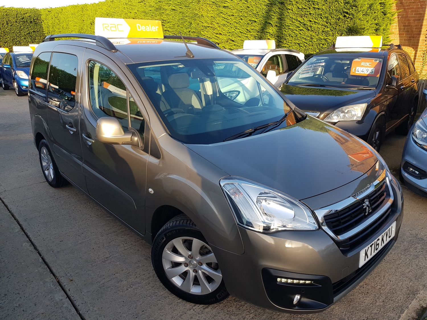 [ berth ]Peugeot Partner Tepee