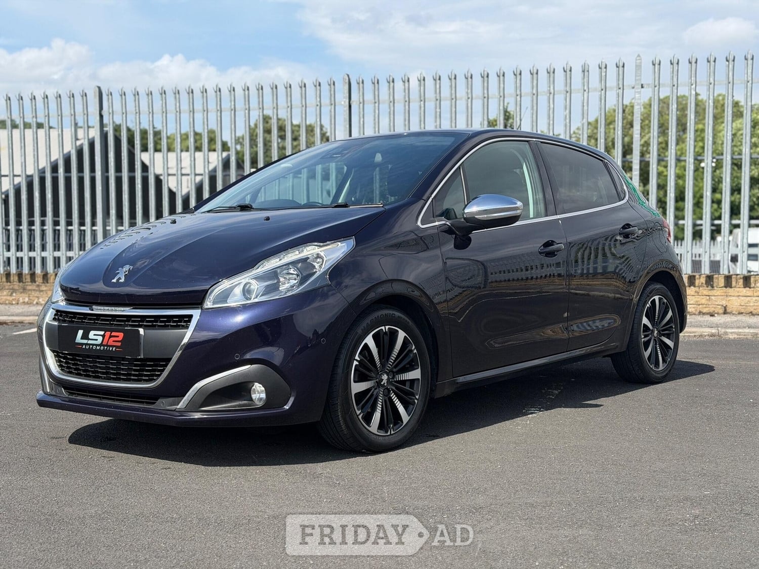 [ berth ]Peugeot 208