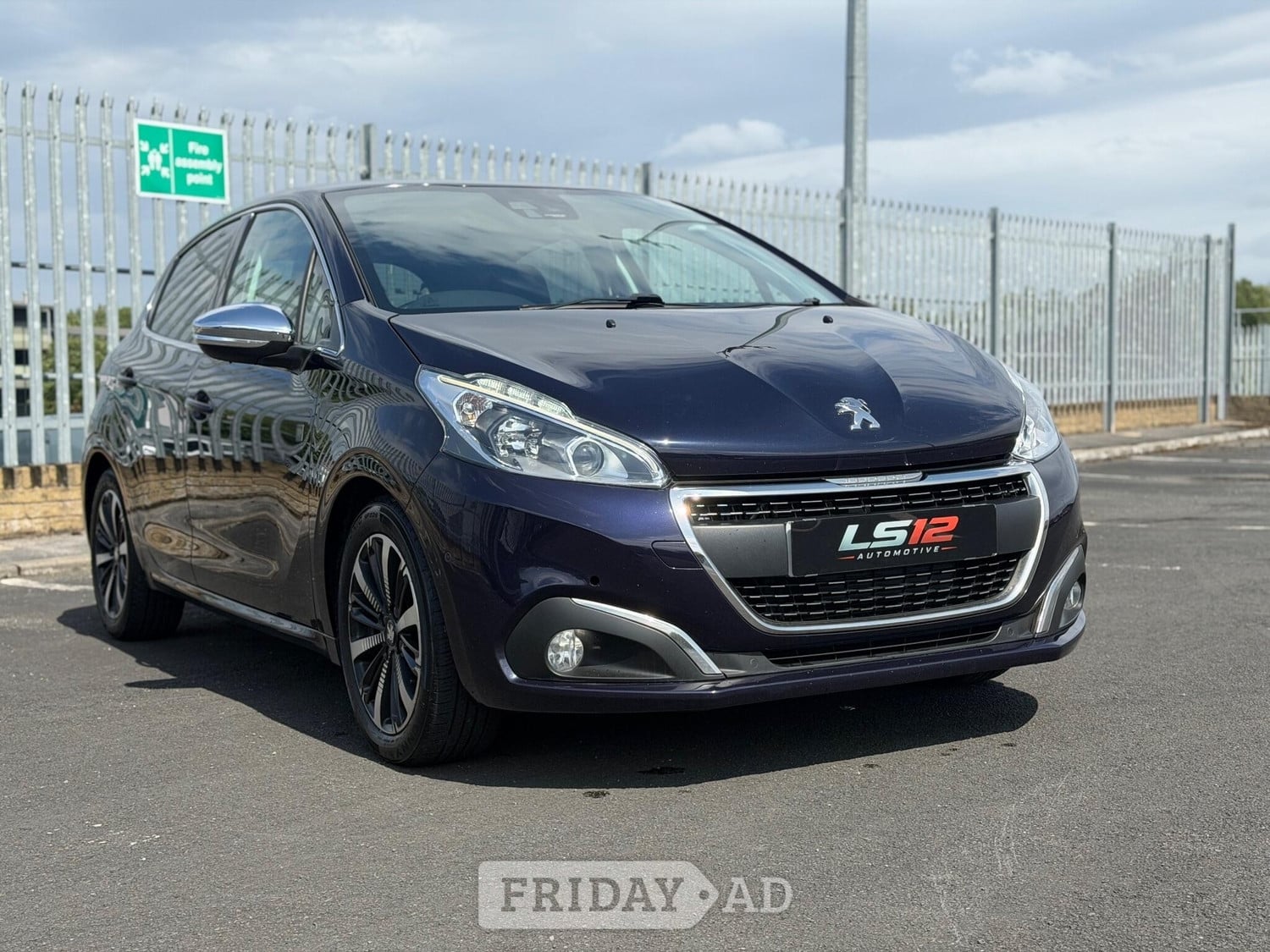Peugeot 208 2019 in Leeds