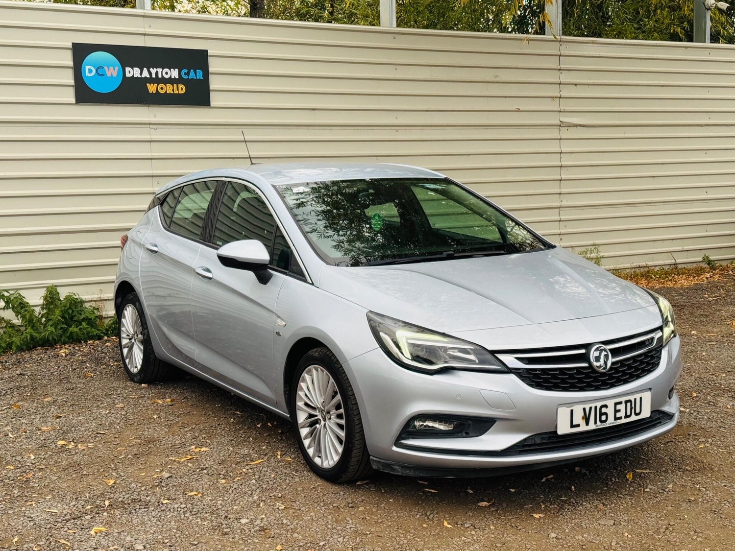 Vauxhall Astra 2016 - Cars in Hillingdon