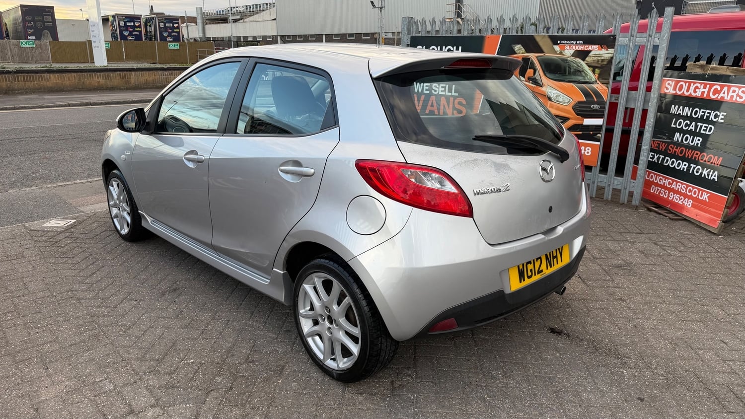 [ berth ]Mazda Mazda2
