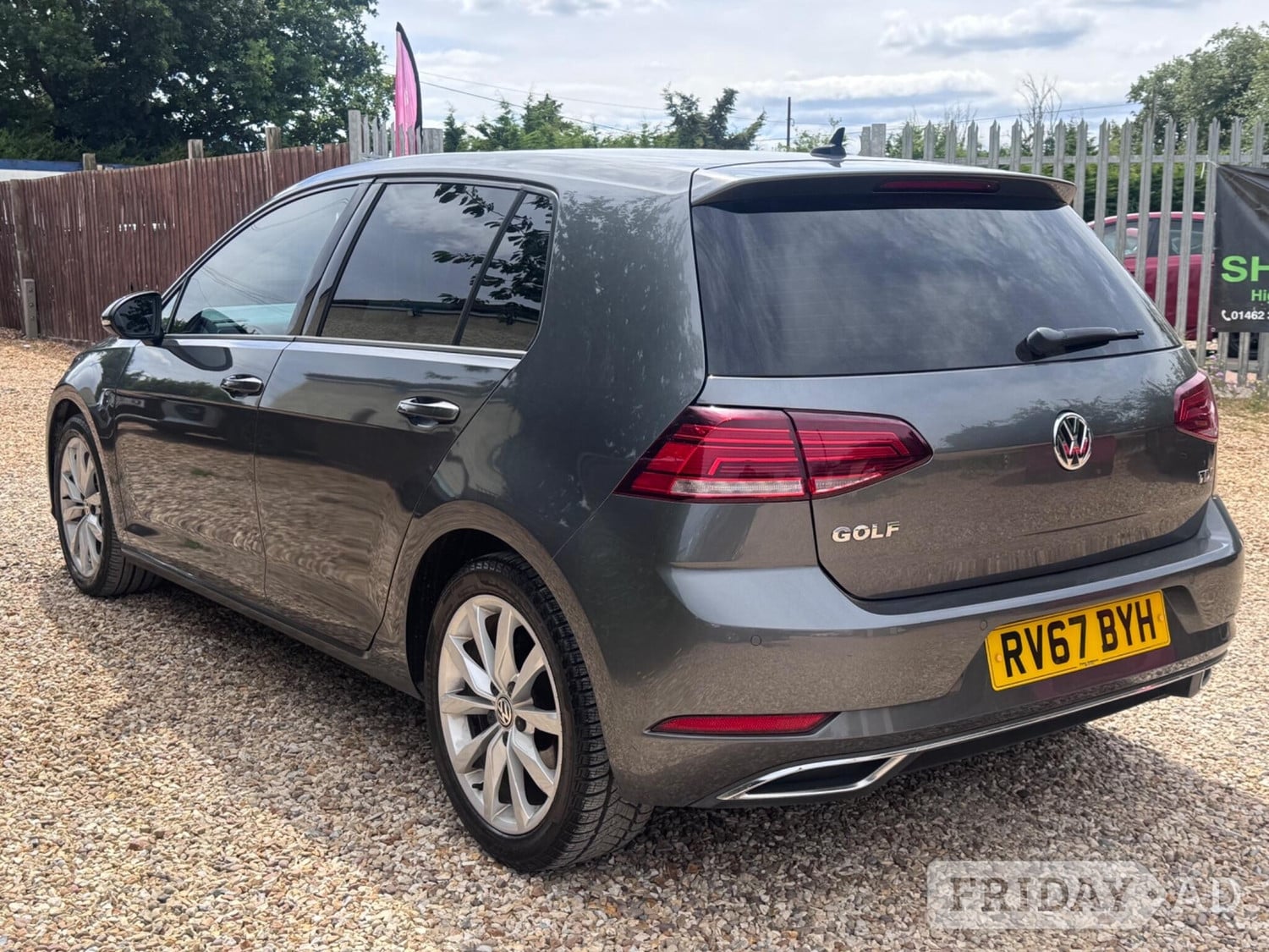 Volkswagen Golf 2017 - Cars in Shefford