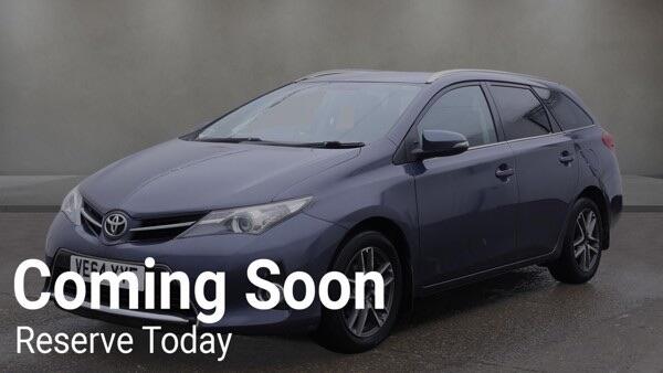 Toyota Auris Staines