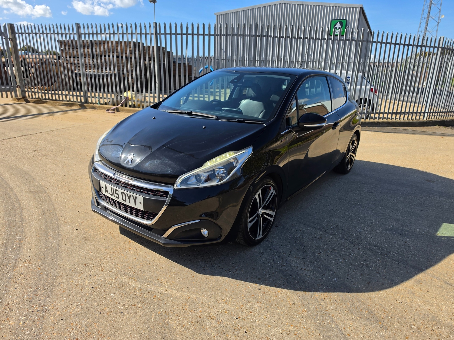 [ berth ]Peugeot 208