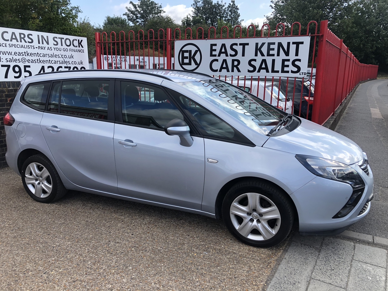 Vauxhall Zafira 2015 - Cars in Sittingbourne