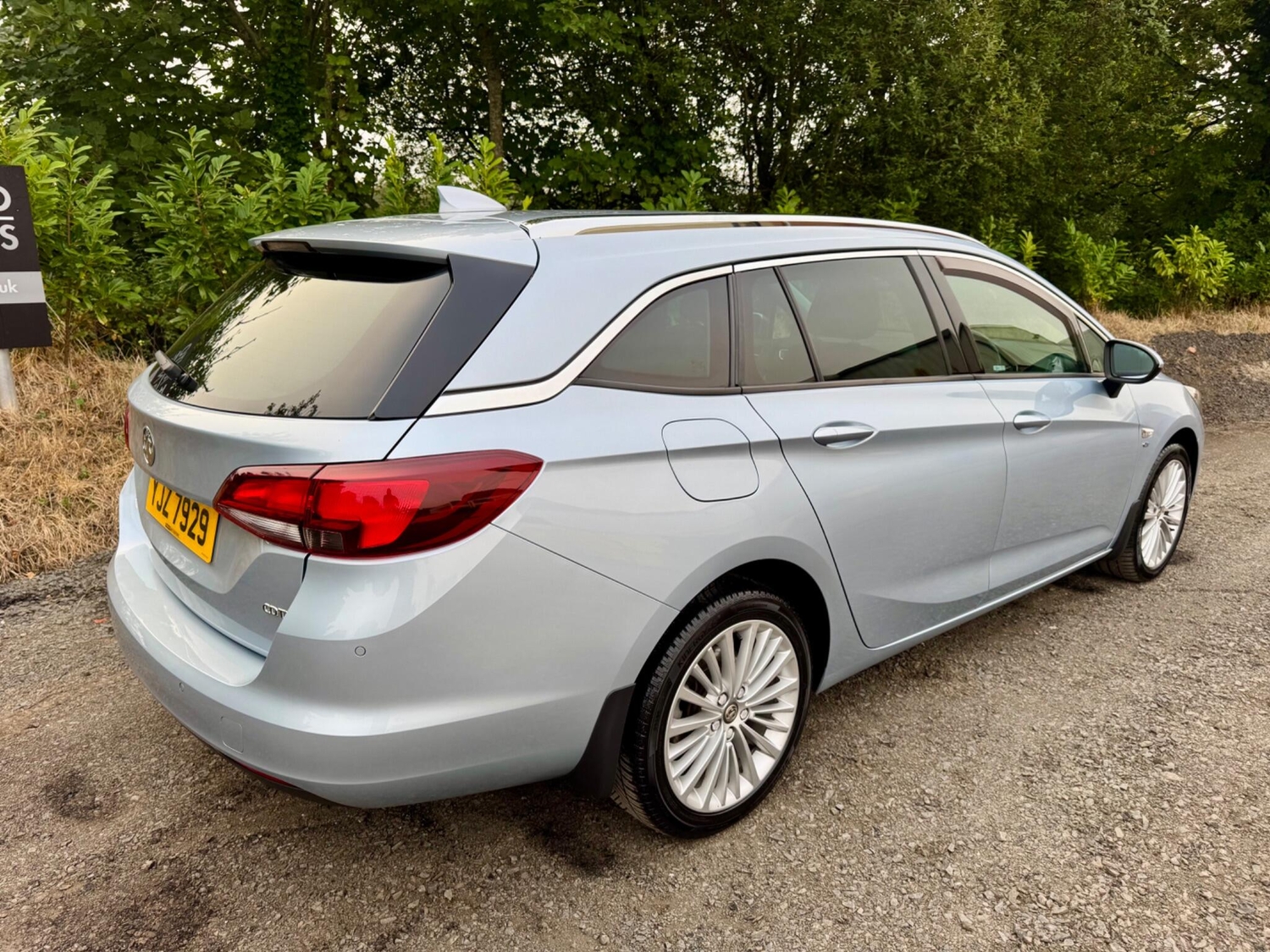 Vauxhall Astra 2016 - Cars in Ballyclare